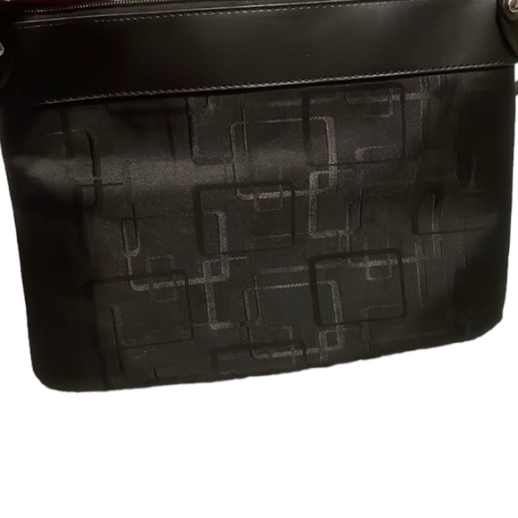 Allant black padded zippered tablet case / clutch / purse (8.5”x11”) - Picture 2 of 6